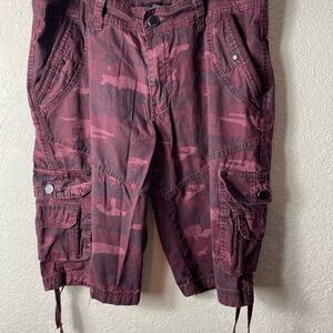 Fried-Denim Burgundy Camouflage Belted 6 Pocket Cargo Shorts Size 34
